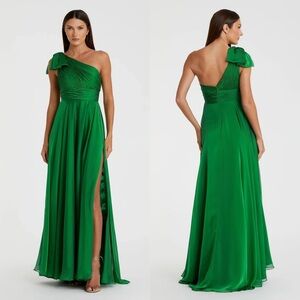 Mac Duggal 67476 Green Sleeveless One Shoulder Pleated Gown NWT
